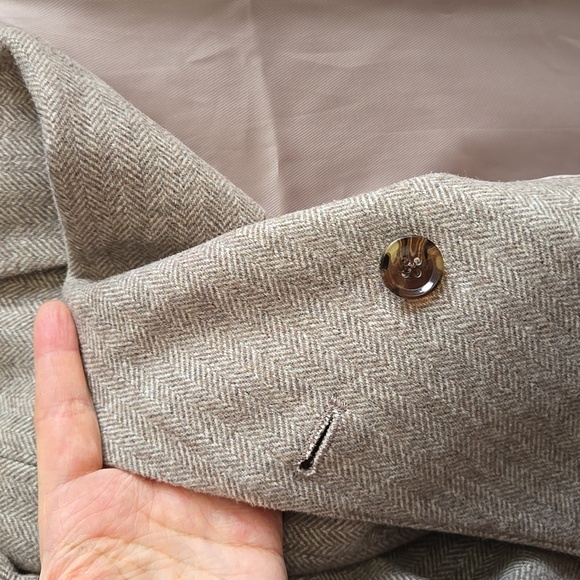 Women's Banana Republic Herringbone Icon Cream Blazer with Gold Buttons Size 8 - Picture 15 of 17